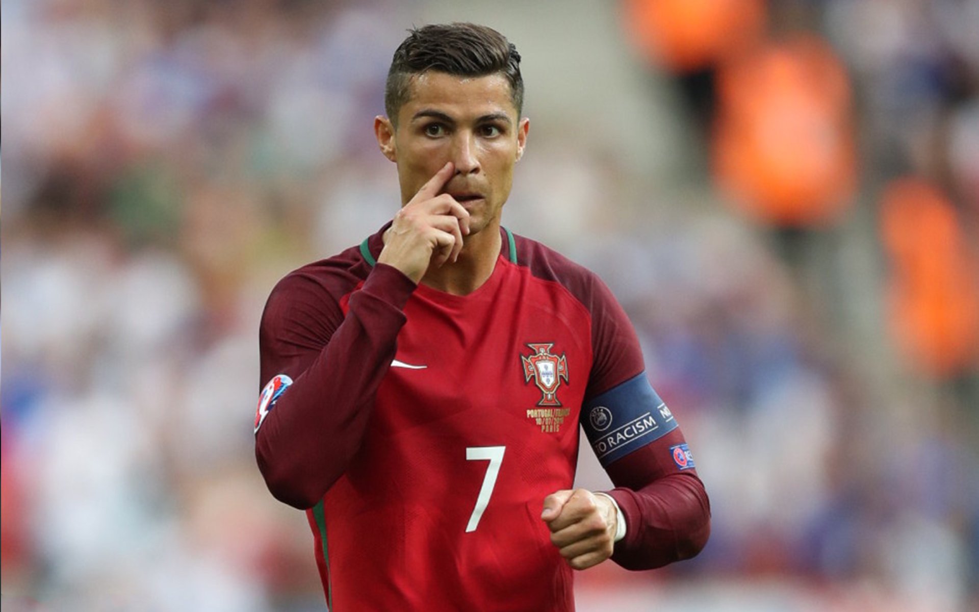 跳水赛场荷兰完成高难动作，荷兰女子跳高